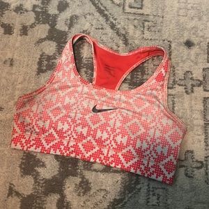 Nike pro sports bra
